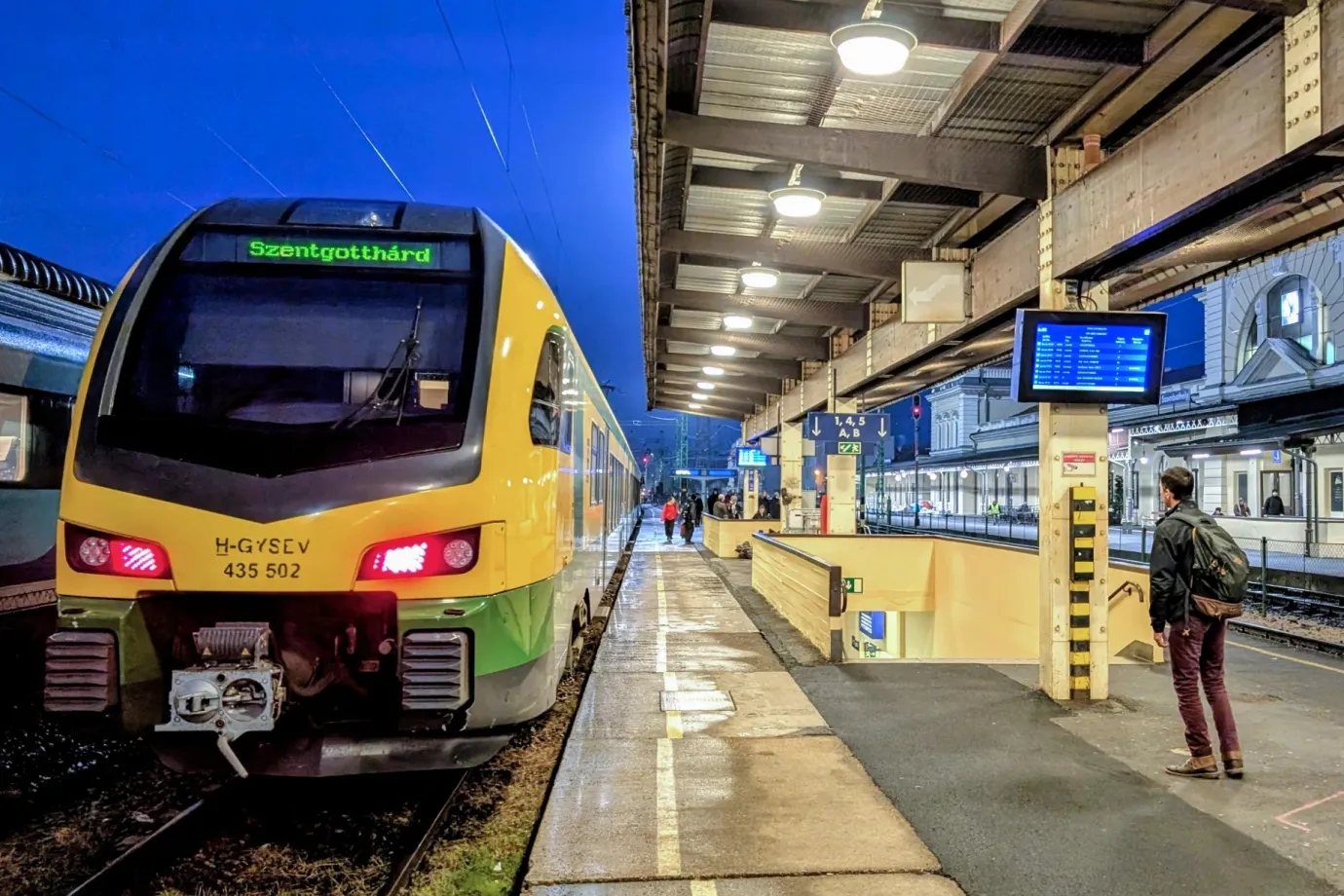 Meg lehet kerülni az országot 24 óra alatt tömegközlekedéssel?