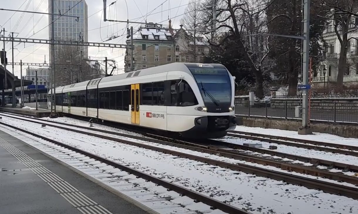 Aláírta a szerződést a MÁV, jöhetnek a használt svájci vonatok