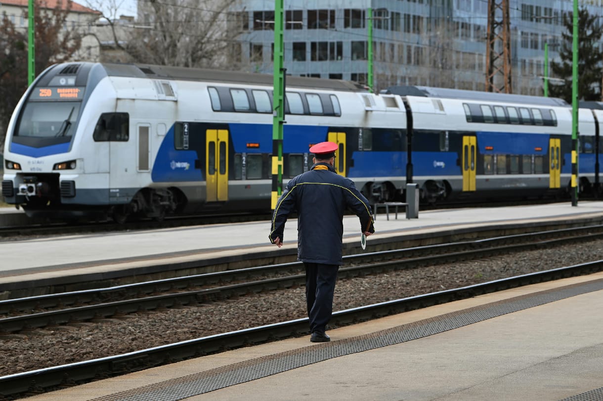 Tacskót, szalagfűrészlapot és mankót is hagytak el a MÁV járatain tavaly