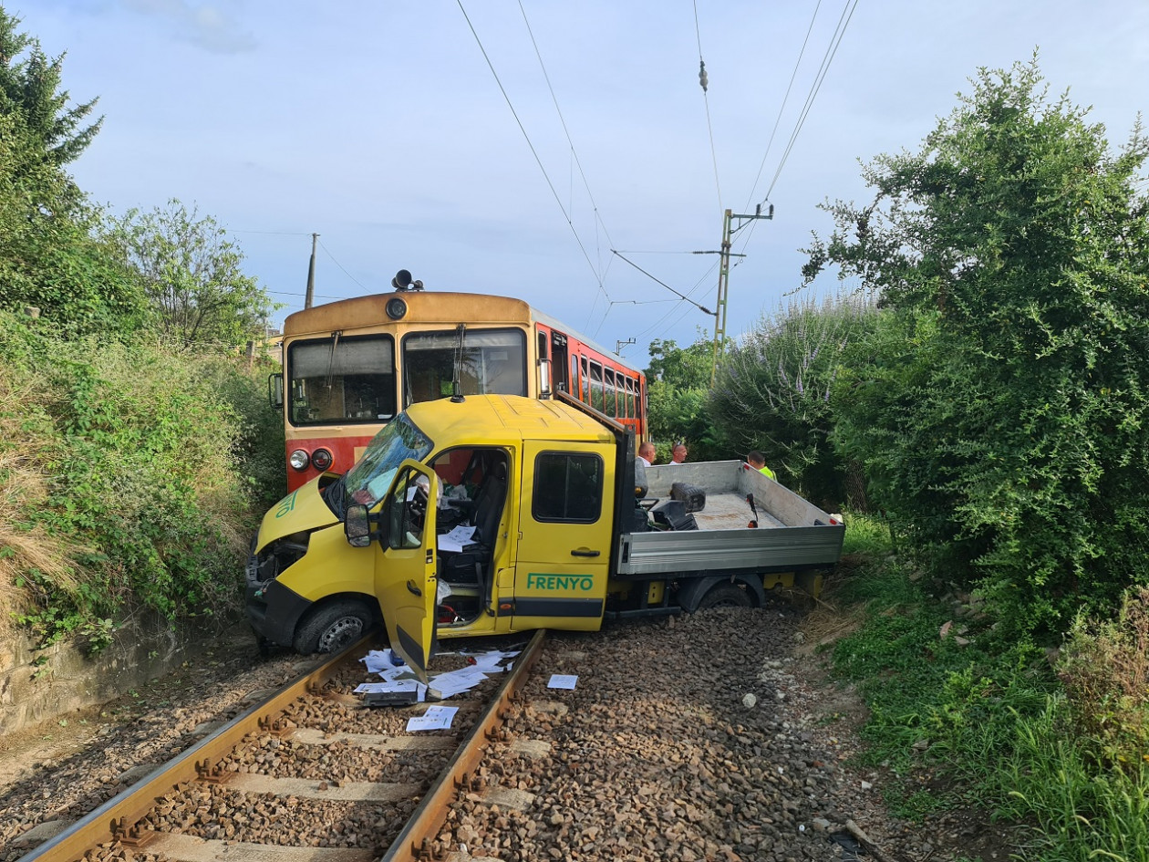 Nincs javulás: sok autós hal meg a vasúti átjárókban