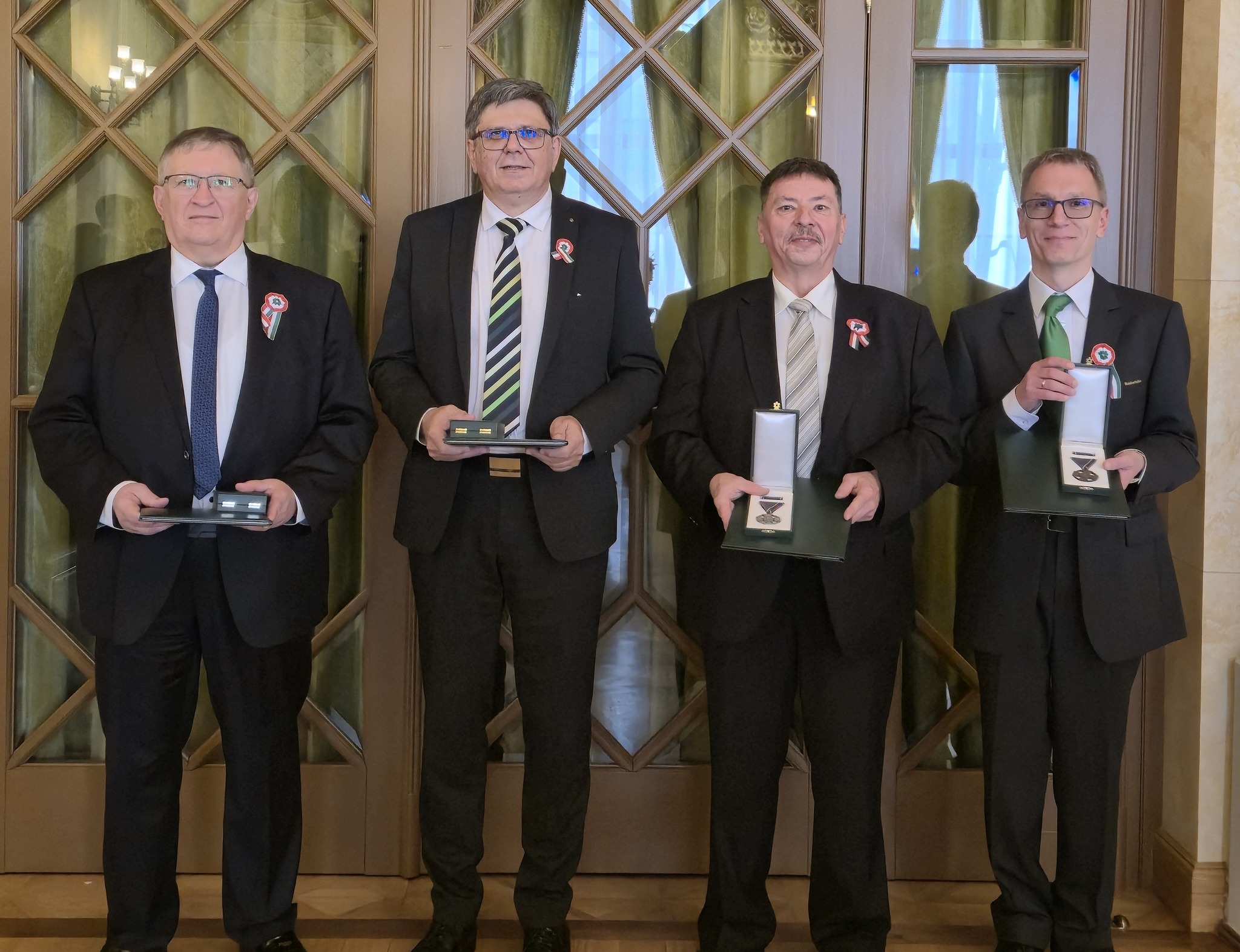 Állami kitüntetéseket vehettek át a GYSEV szakemberei!