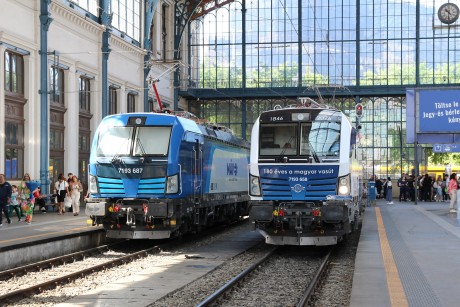 Bemutatkozott a 180 éves magyar vasút jubileumi Vectron mozdonya